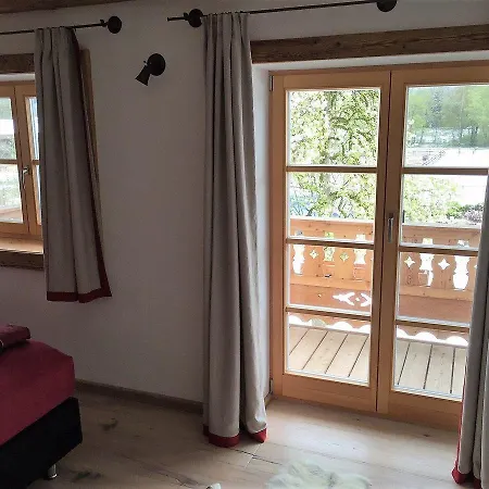 Lägenhet Gaestehaus-Destina-Marlena-Und-Volker-Paul-Weindel Chieming